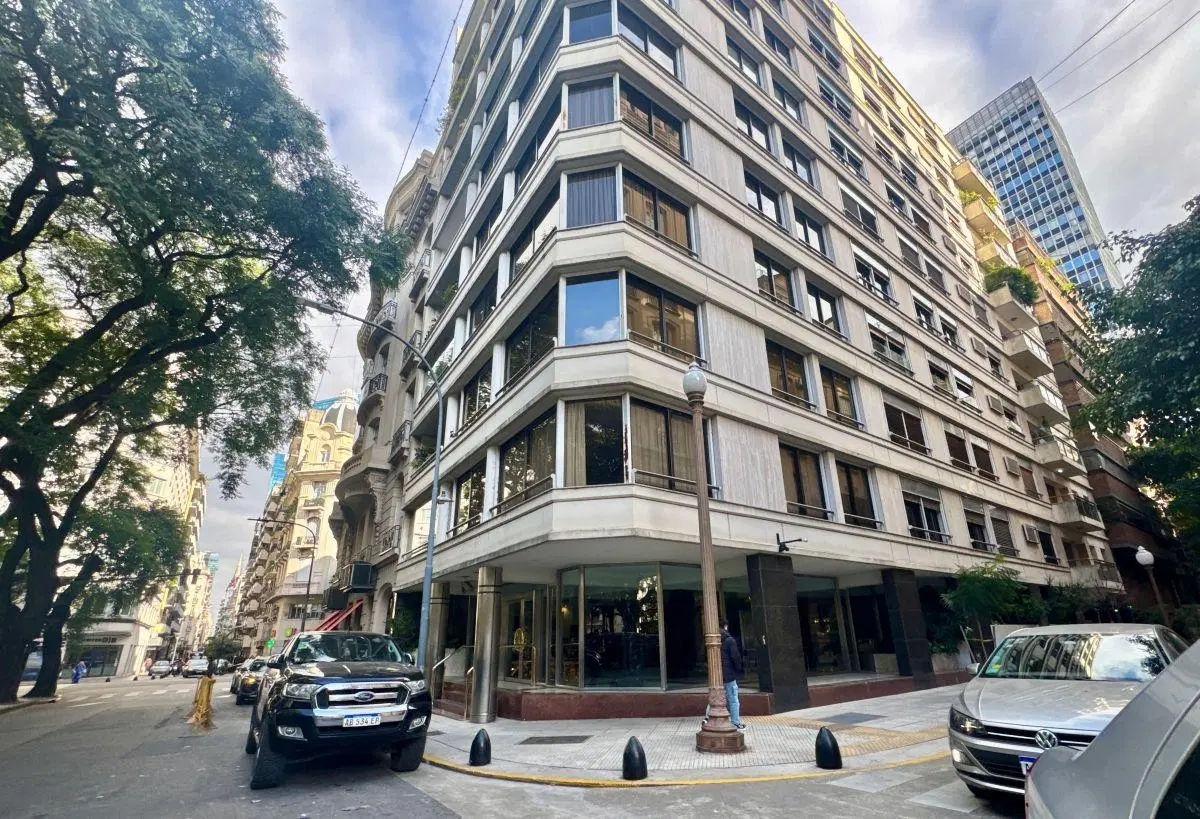 Exclusivo Piso en Esquina de 335 m² – Gran Categoría en Retiro – Sargento Cabral y Esmeralda 1