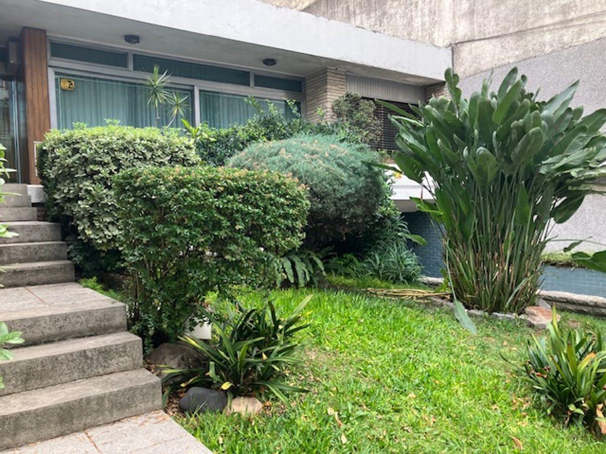 HELGUERA 2750 -CASA CON DESTINO COMERCIAL