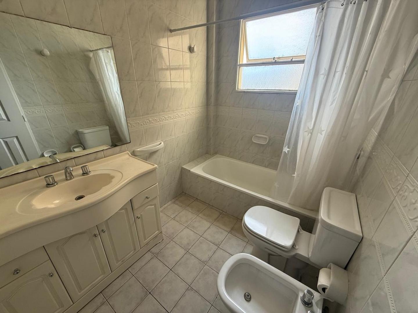 Foto de Alquiler departamento monoambiente balvanera muy amplio, imagen 5