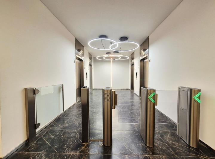 Foto de OFICINAS AMERICA - OPORTUNIDAD - 1.000m2 - 4 COCHERAS - VIGILANCIA 24HS, imagen 3