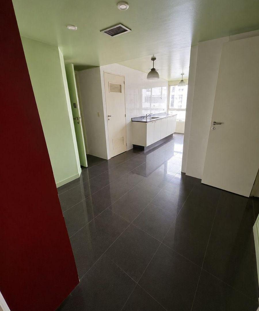 Foto de Hermoso Piso de 170 metros 3 Dormitorios + dependencia y 2 Cocheras, imagen 5