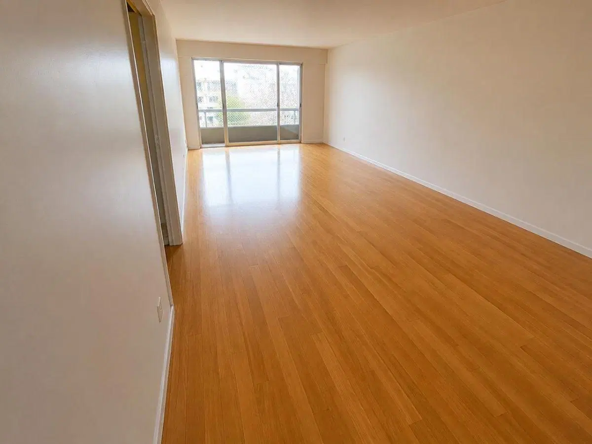 Hermoso Piso de 170 metros 3 Dormitorios + dependencia y cochera doble 1