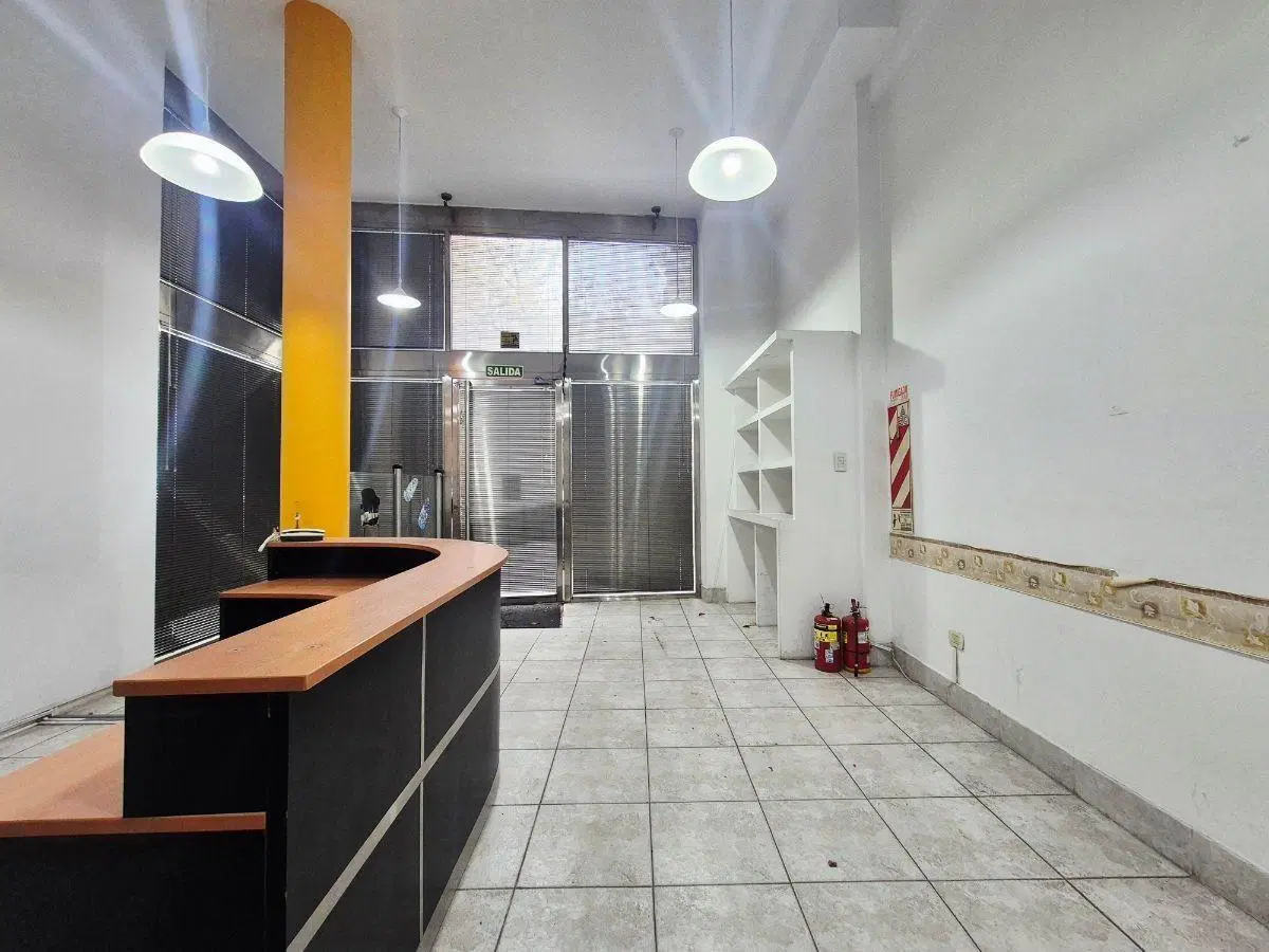 Excelente Oficina a metros del Hospital Italiano 5