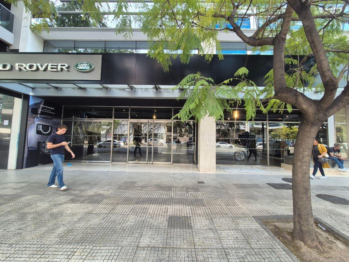 Foto de Av. Libertador y Monroe - Local 16 x 20 - Impecable estado !!, imagen 4