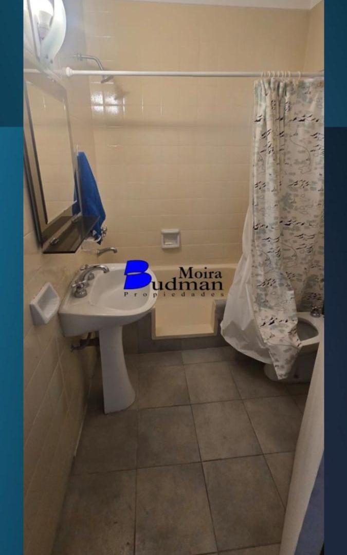 SEMIPISO DE 3 AMBIENTES APTO PROFESIONAL CON PATIO PROPIO Y BAJAS EXPENSAS EN MARTÍNEZ