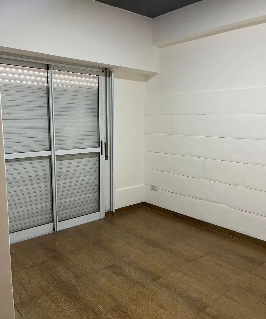 Departamento en alquiler. Impecable. Excelente ubicación. 8