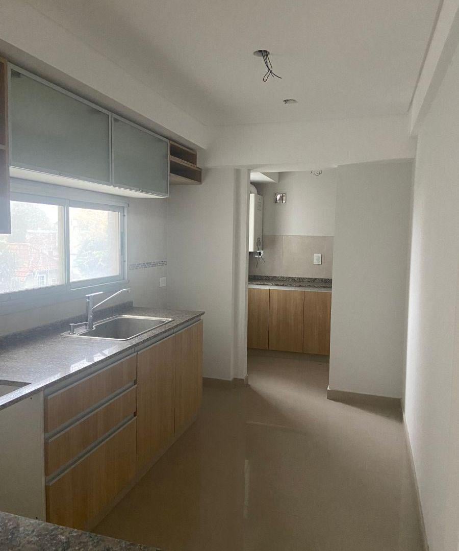 Foto de Departamento de 83 m² con 2 dormitorios en venta en Lanus Apto Credito!!, imagen 3