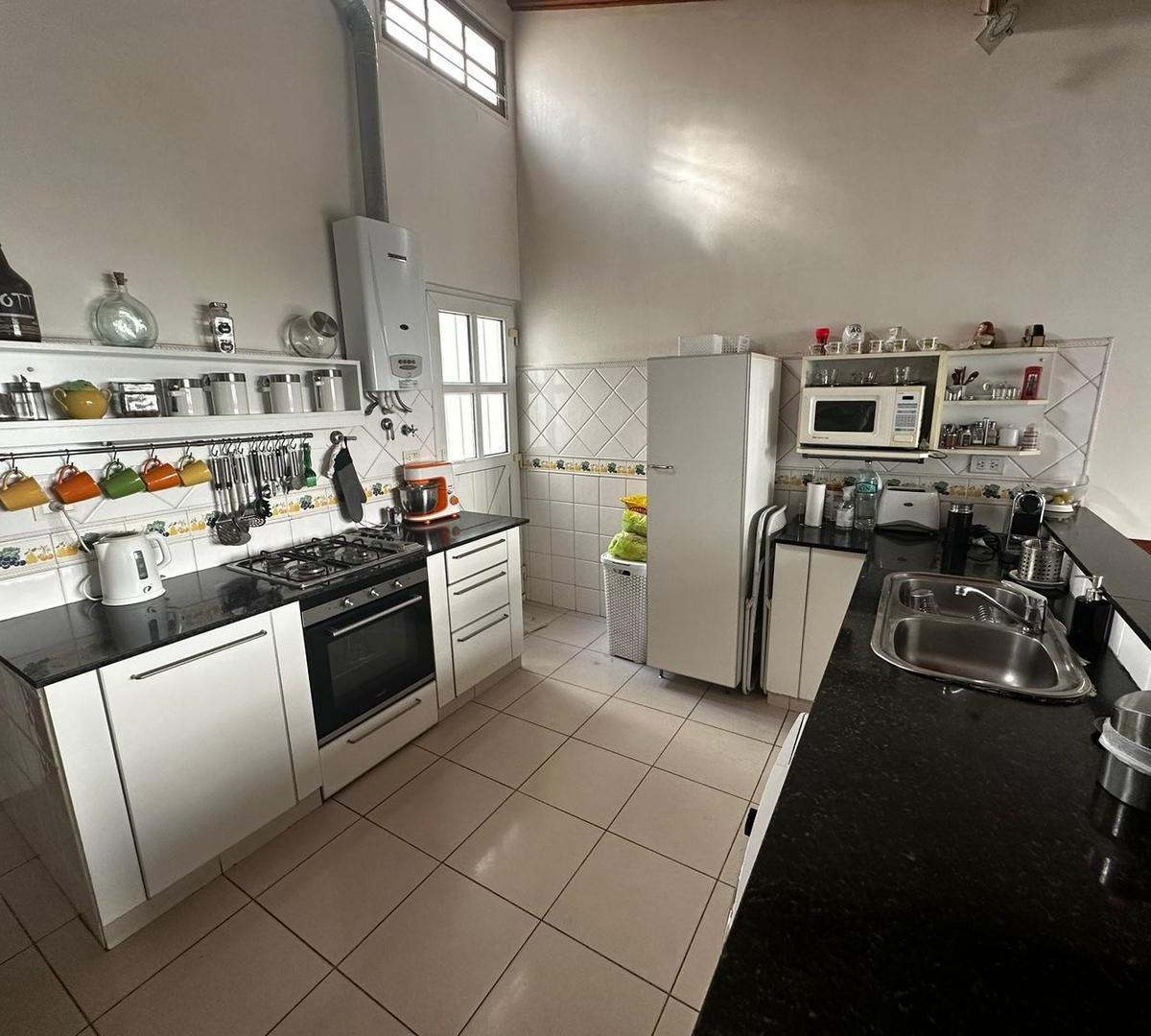 Muy Linda Casa S/ Lote de 8,66x25, 4 Ambientes! 3