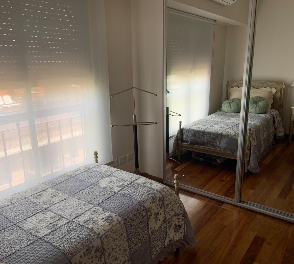 Amplio Departamento 4 Ambientes, Dependencia y Cochera Doble 5