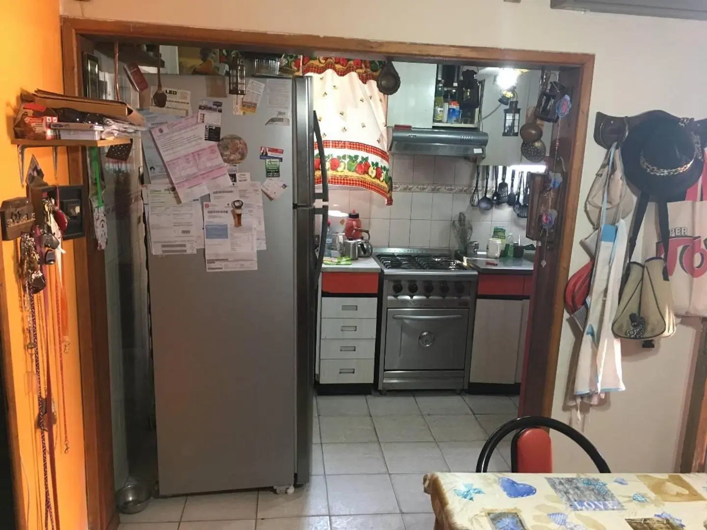 CASA SOBRE LOTE DE 10X31 A REMODELAR!!!! 2