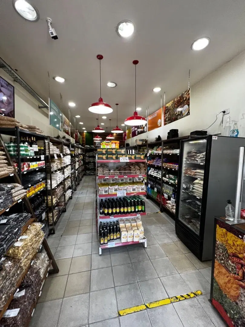 EXCELENTE LOCAL SOBRE AVENIDA VÉLEZ SARSFIELD!!! 3