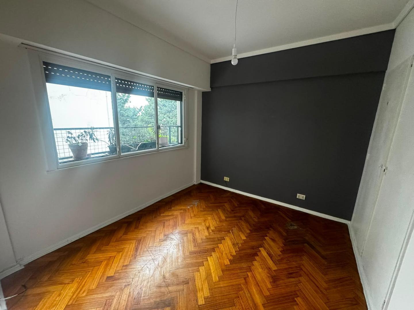 Foto de DEPARTAMENTO 4 AMBIENTES, CUARTO PISO, EXCELENTE UBICACION!, imagen 5