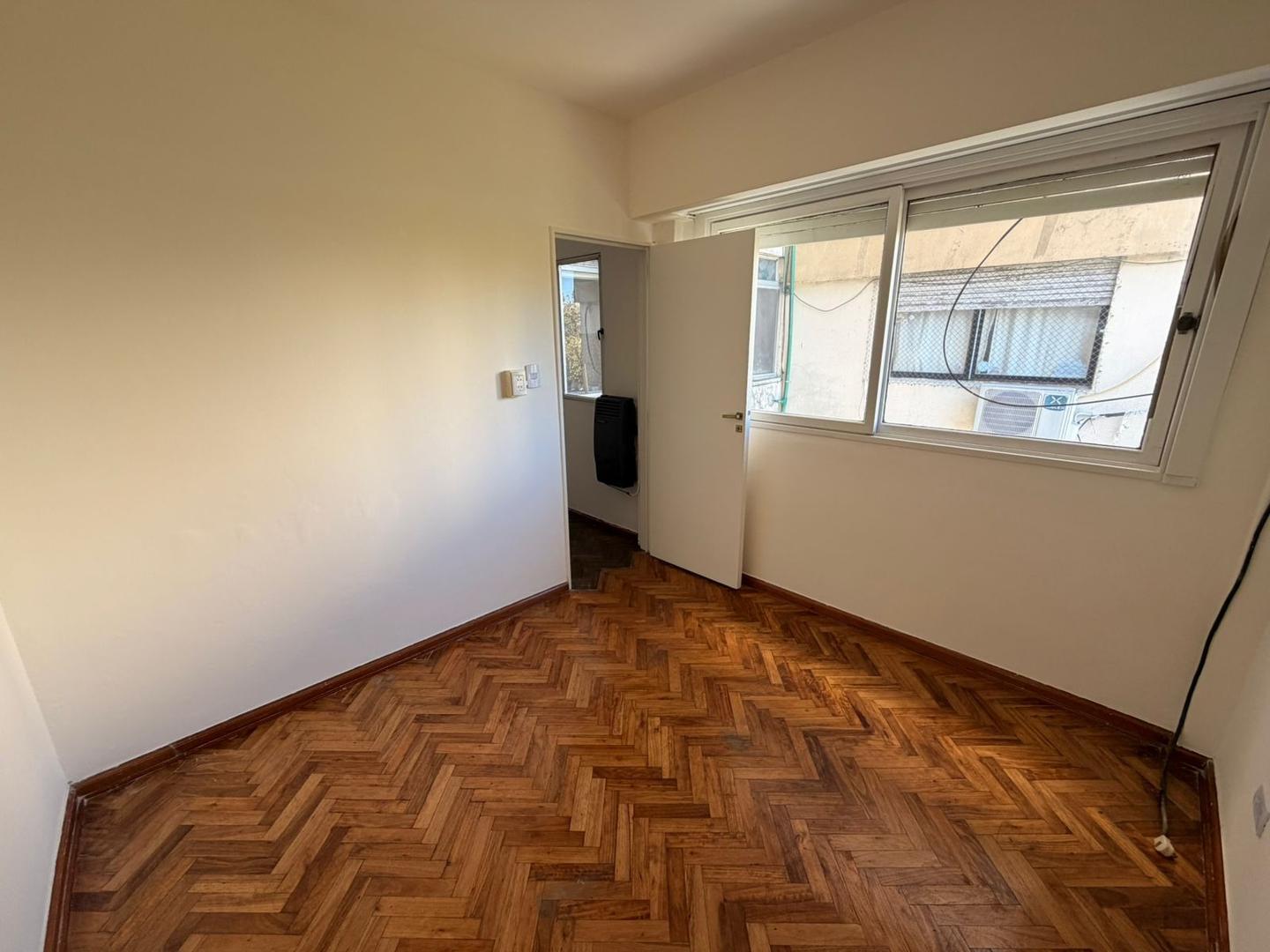 Foto de OLIVOS, DEPARTAMENTO 2 AMBIENTES 4 PISO A MTRS DE AV. MAIPÚ, imagen 5