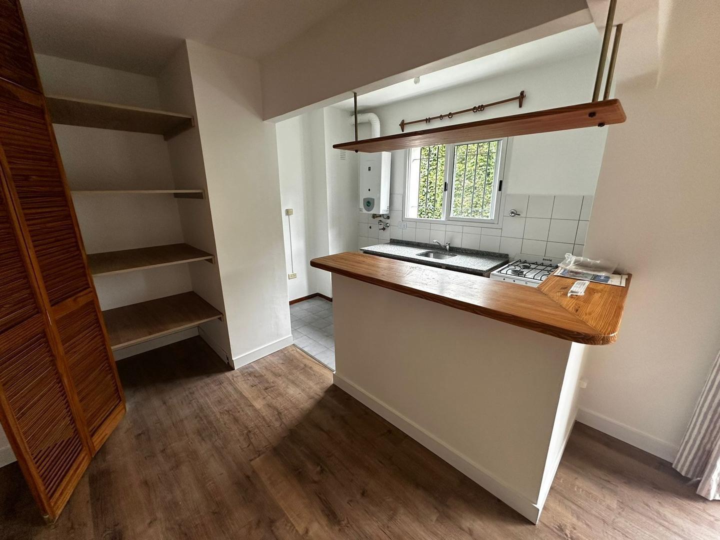 Foto de HERMOSO DEPTO, 2 AMBIENTES, COCHERA, BALCON, SAN ISIDRO!!!, imagen 4