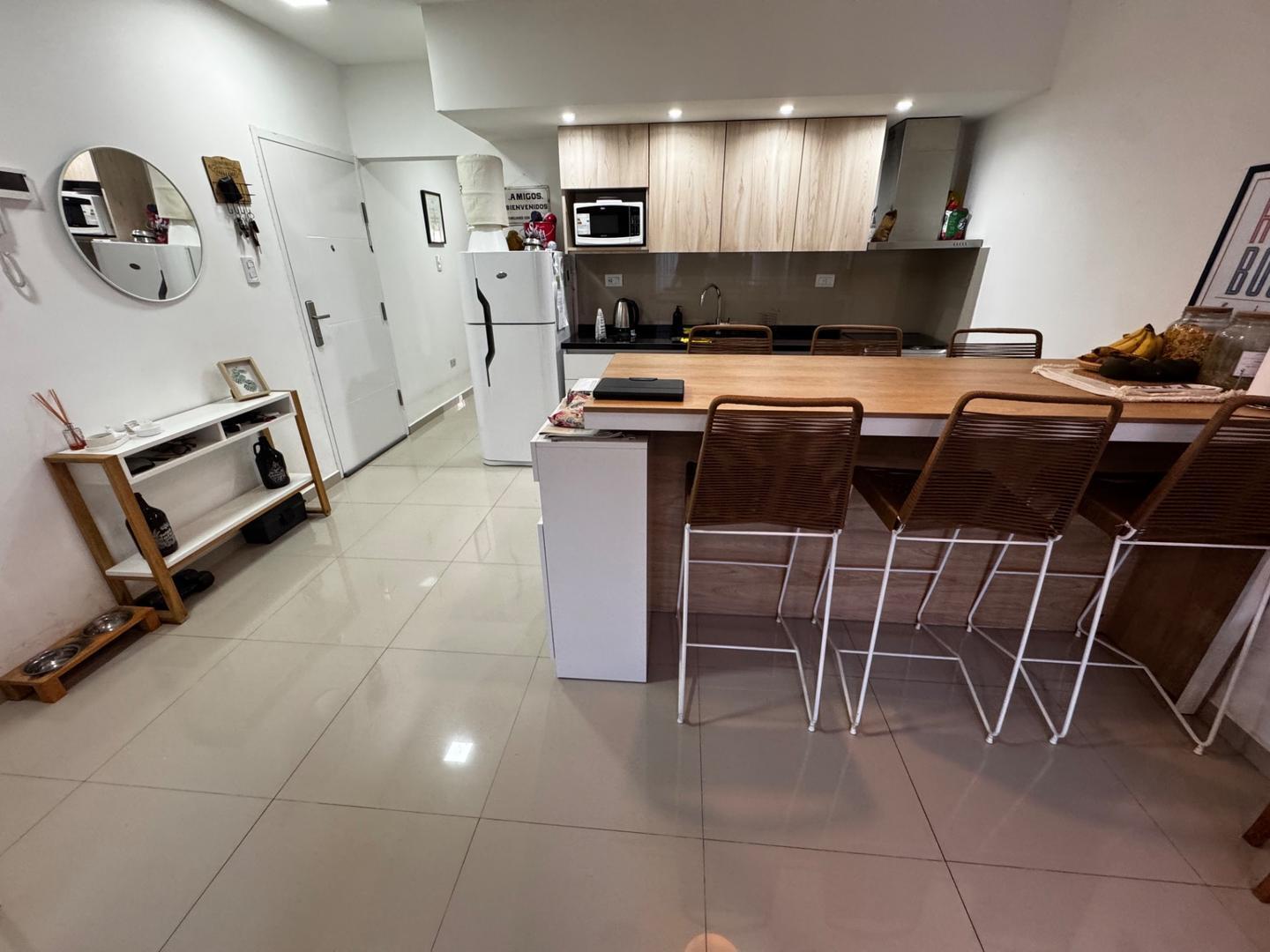 Foto de Hermoso PH planta baja, cochera, jardín, 2 ambientes!, imagen 2