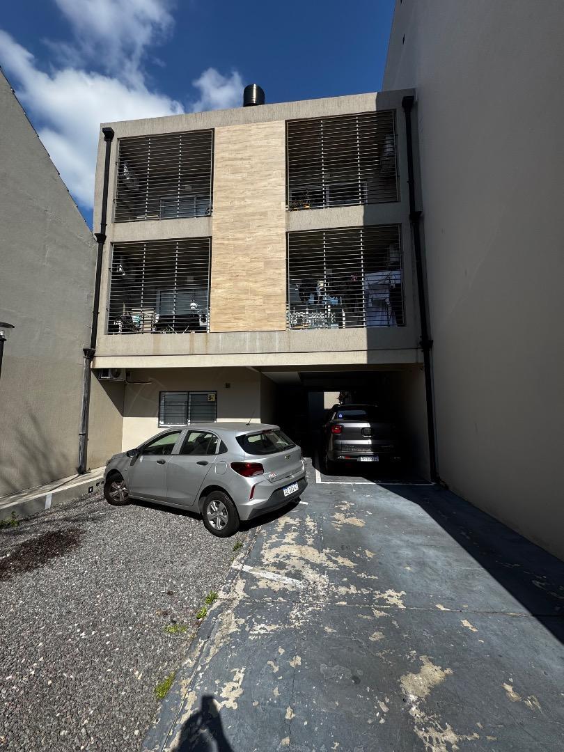 Foto de Hermoso PH planta baja, cochera, jardín, 2 ambientes!, imagen 1