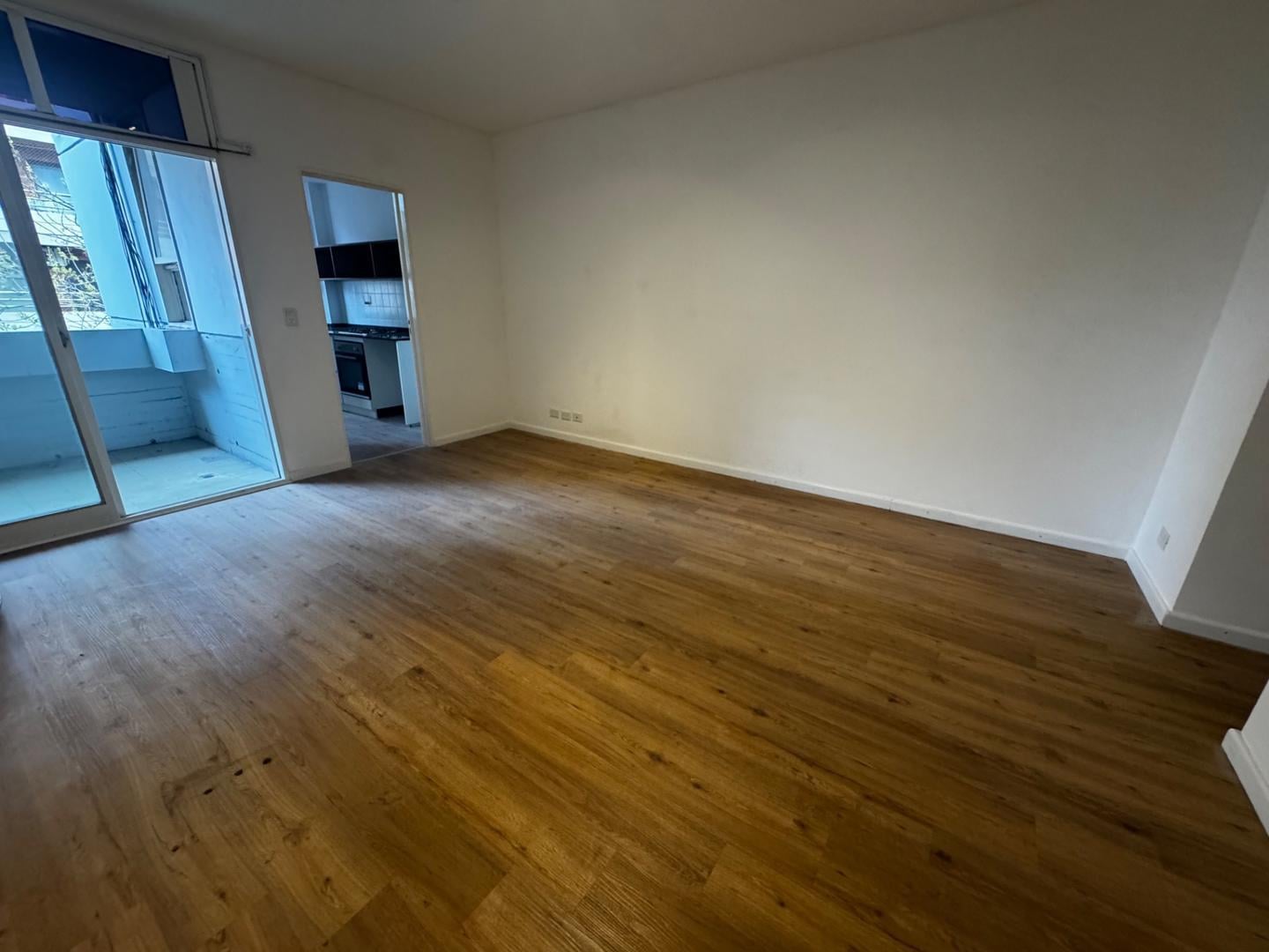Foto de EXCELENTE MONOAMBIENTE, CABALLITOS, CON BALCÓN COCHERA, imagen 2