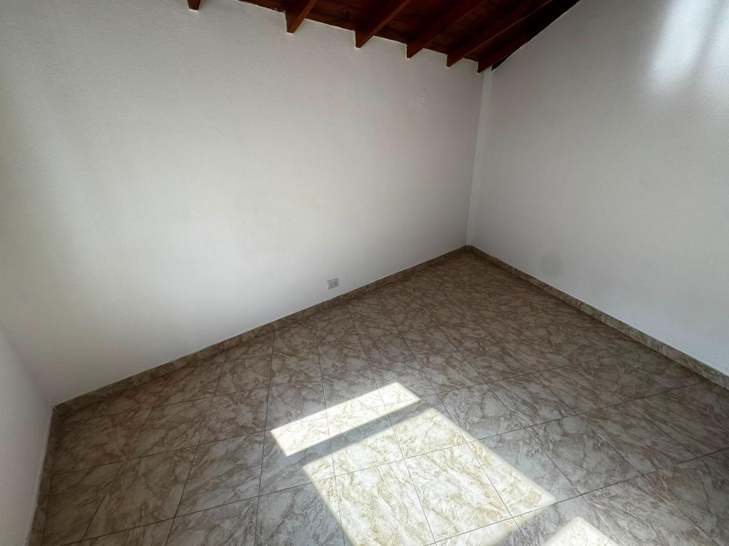 Foto de PH PLANTA BAJA FONDO 3 AMBIENTES, PROXIMO A ESTACION MUNRO, imagen 3