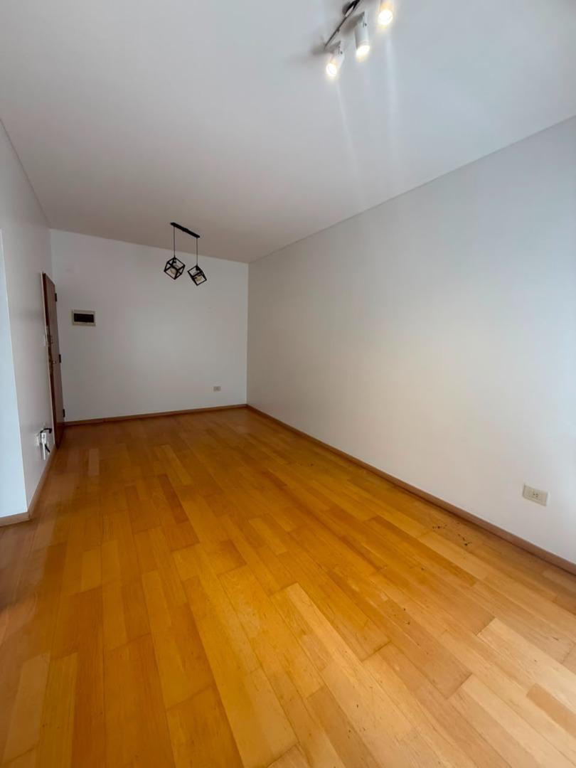Foto de 2 Ambientes con Cochera Fija I 2° piso con Balcón al frente, imagen 4