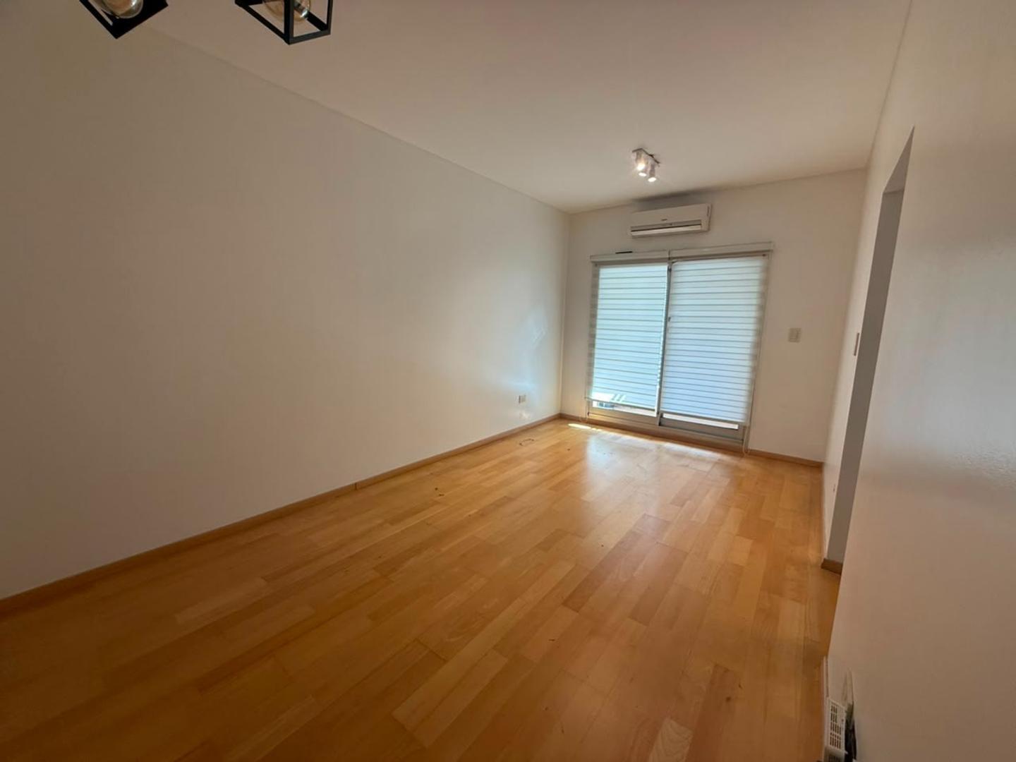 Foto de 2 Ambientes con Cochera Fija I 2° piso con Balcón al frente, imagen 1