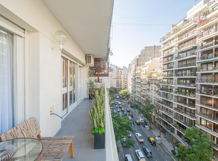 VENTA DEPARTAMENTO RECOLETA 6 AMBIENTES COCHERA BALCON 1
