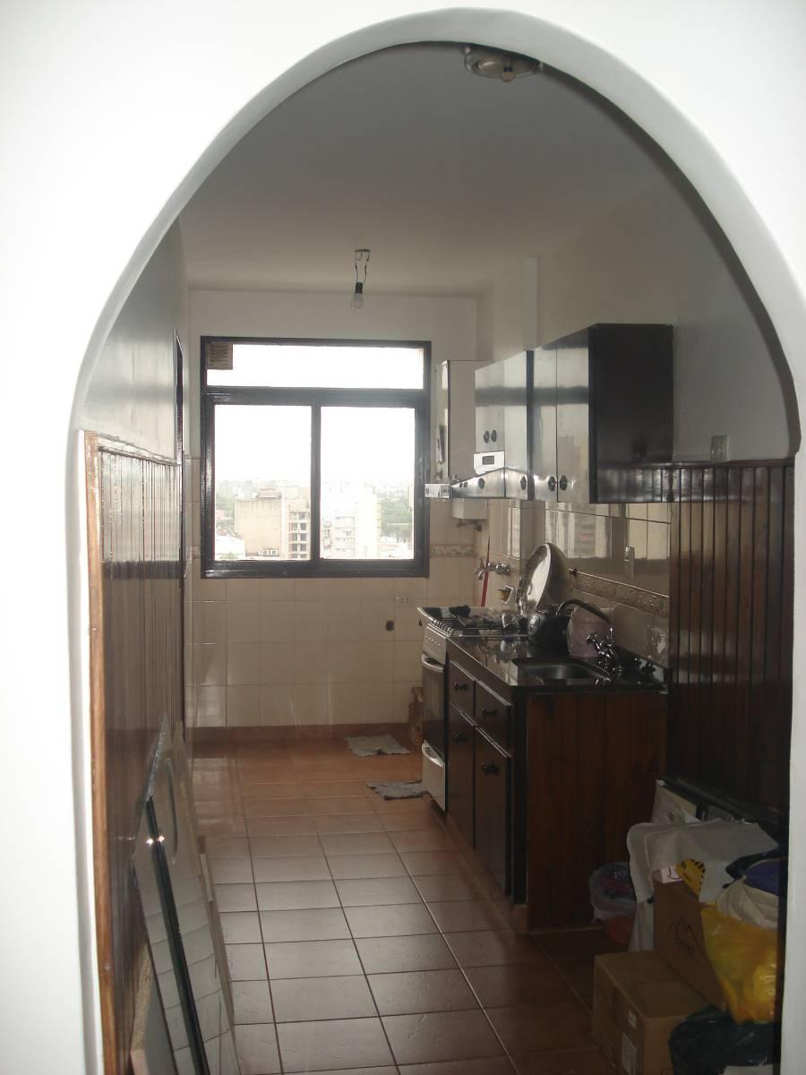 TRES AMBIENTES EN TORRE CON RENTA