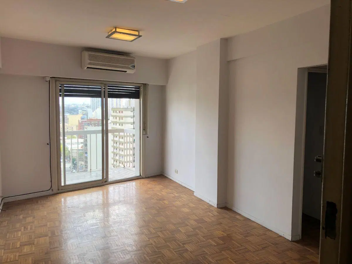 TRES AMBIENTES CON DOS BALCONES 1