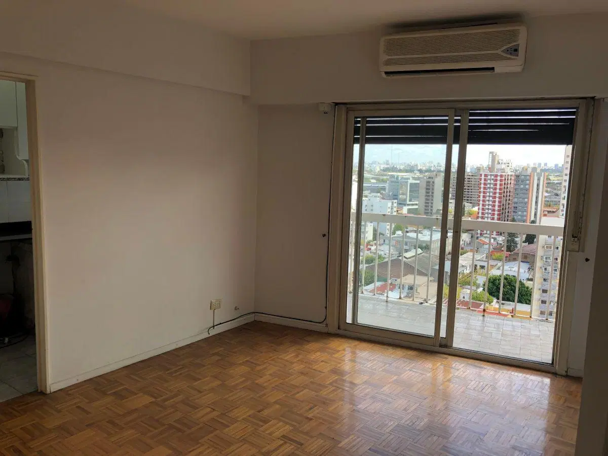 TRES AMBIENTES CON DOS BALCONES 3