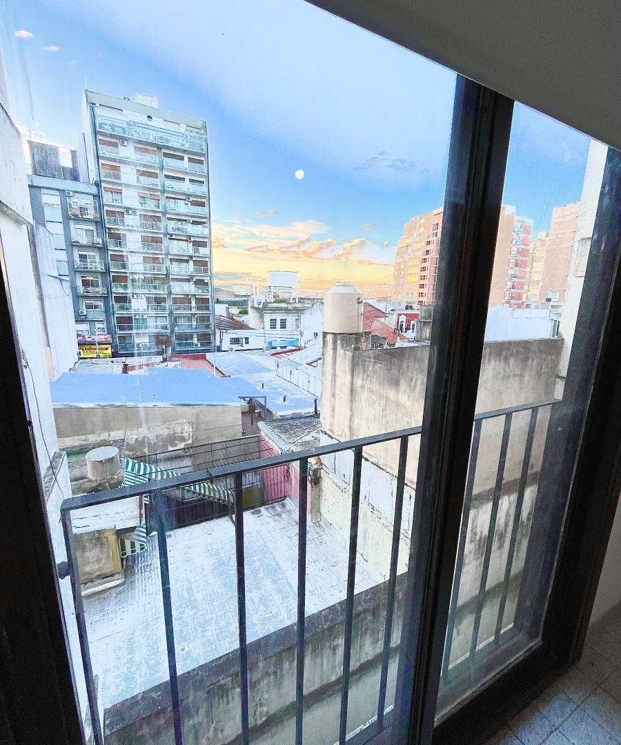 Foto de DOS AMBIENTES SEMI PISO CENTRO DE AVELLANEDA, imagen 3