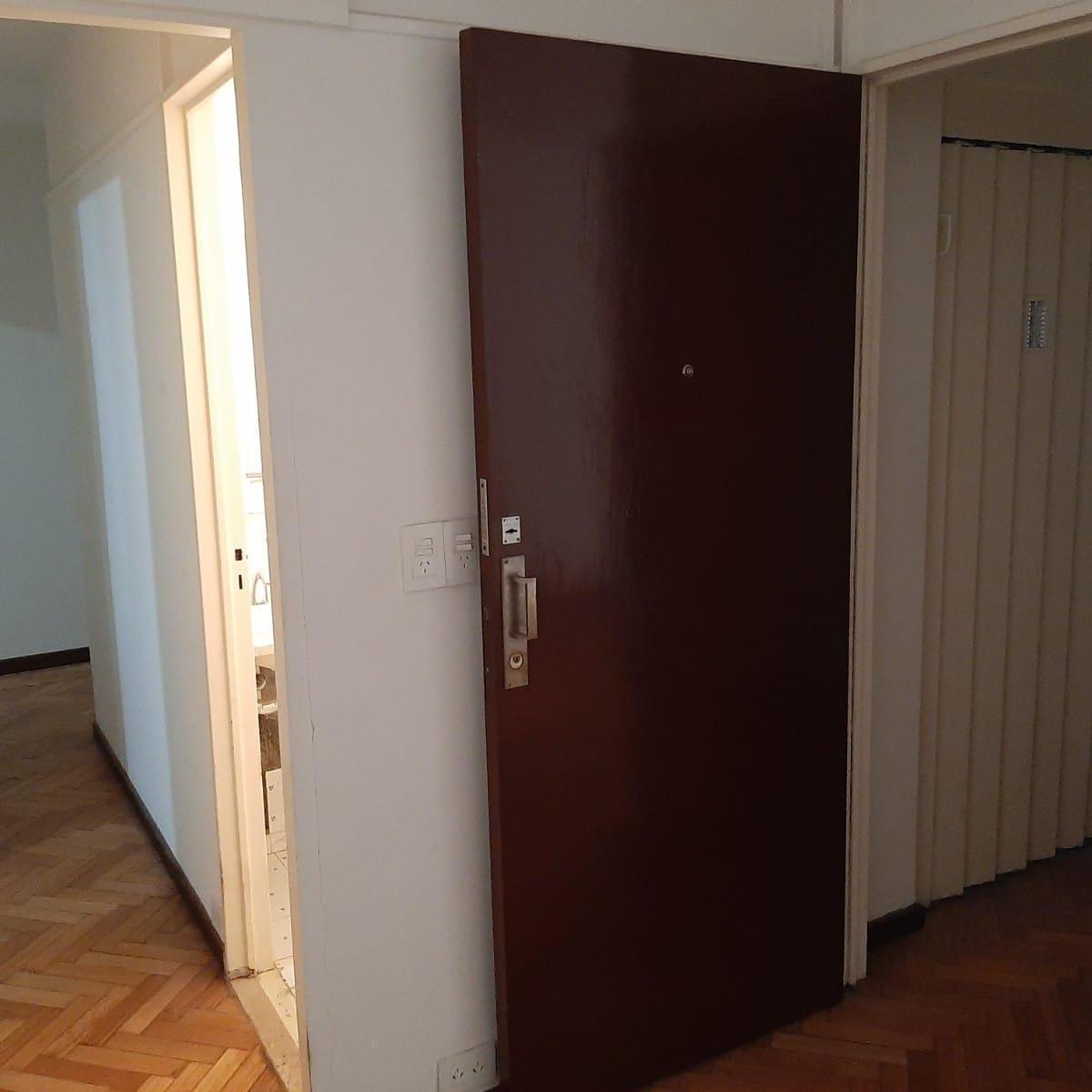 Piso Al Frente Muy Buena Luz. 3