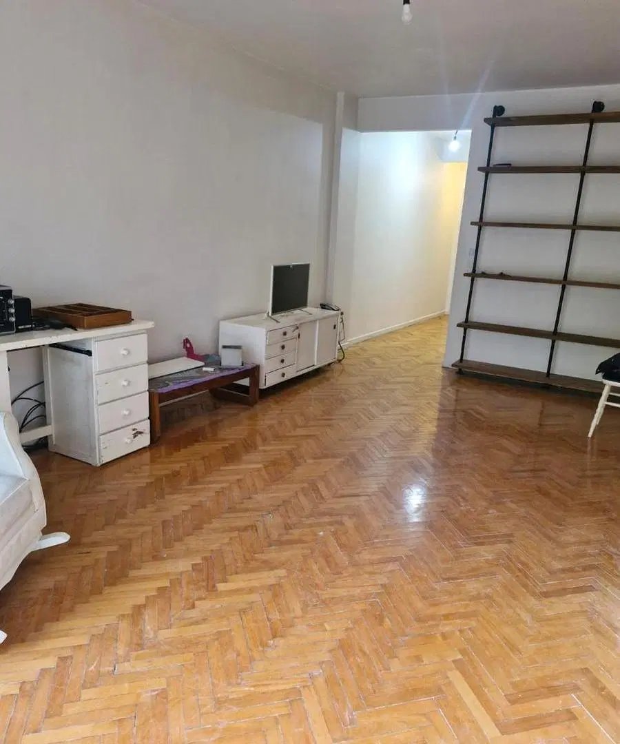 Semipiso palier privado. Libertad y Arroyo. Contra frente. 2