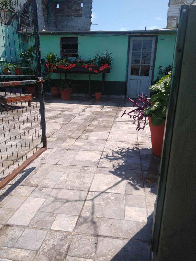 Oportunidad! U$s 1097 Venta de Casa 5 Amb Parque Chacabuco 3