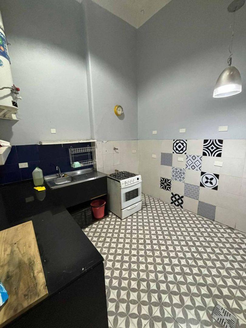 Oportunidad! U$s 1.307 X m² Venta de Depto 7 Amb Balvanera 5