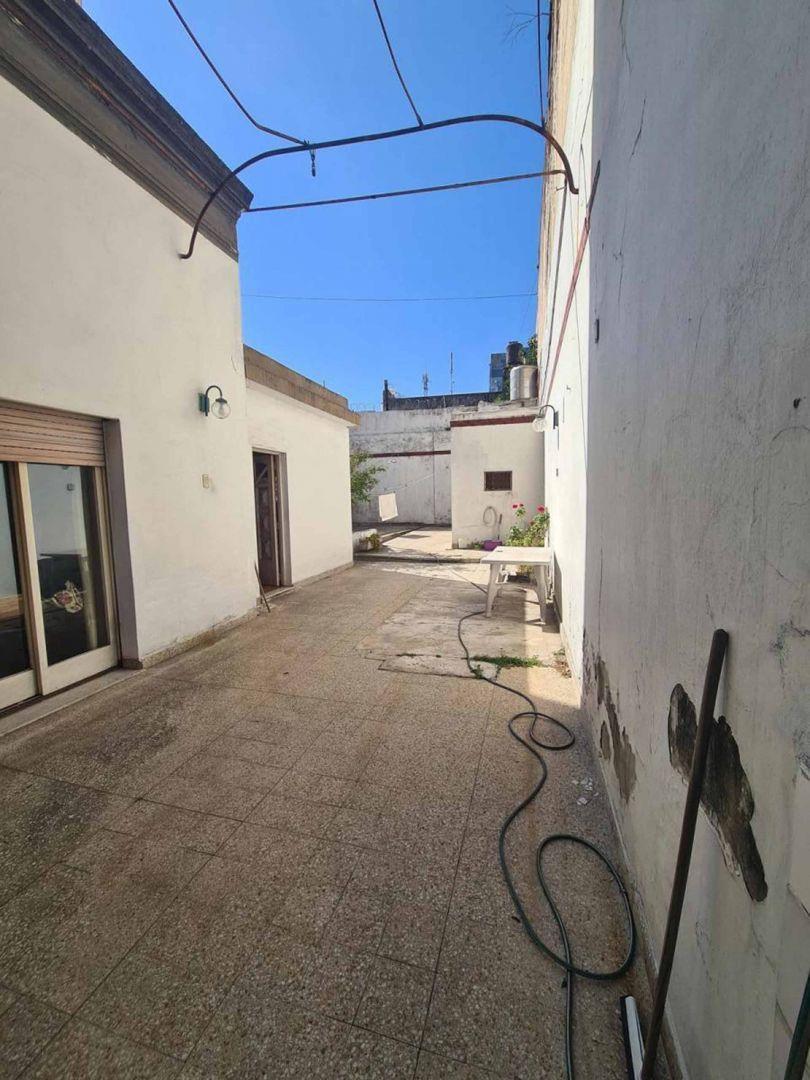 Venta de Casa 6 Ambientes en Balvanera 2