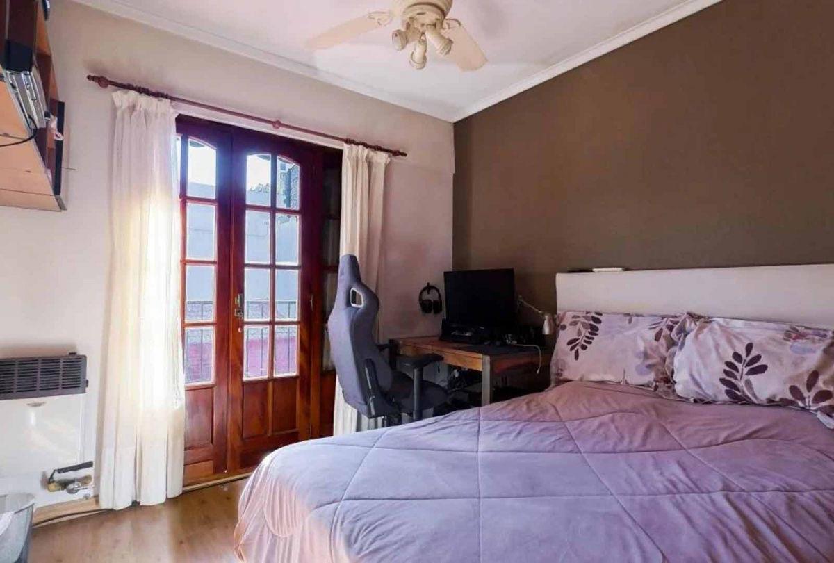 Oportunidad! Valor m² U$s 1413 Venta PH 6 Amb Barracas 3