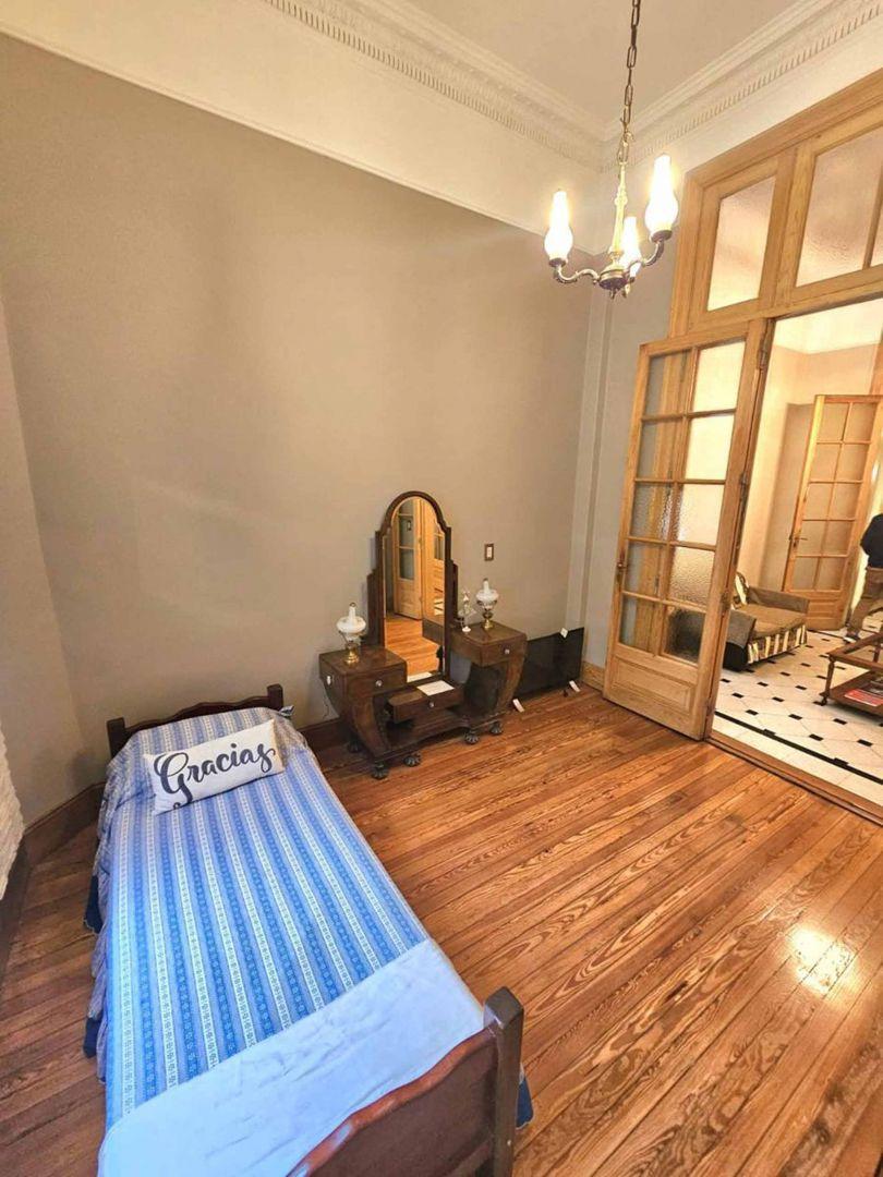 Venta de Departamento 5 Ambientes en Balvanera 3
