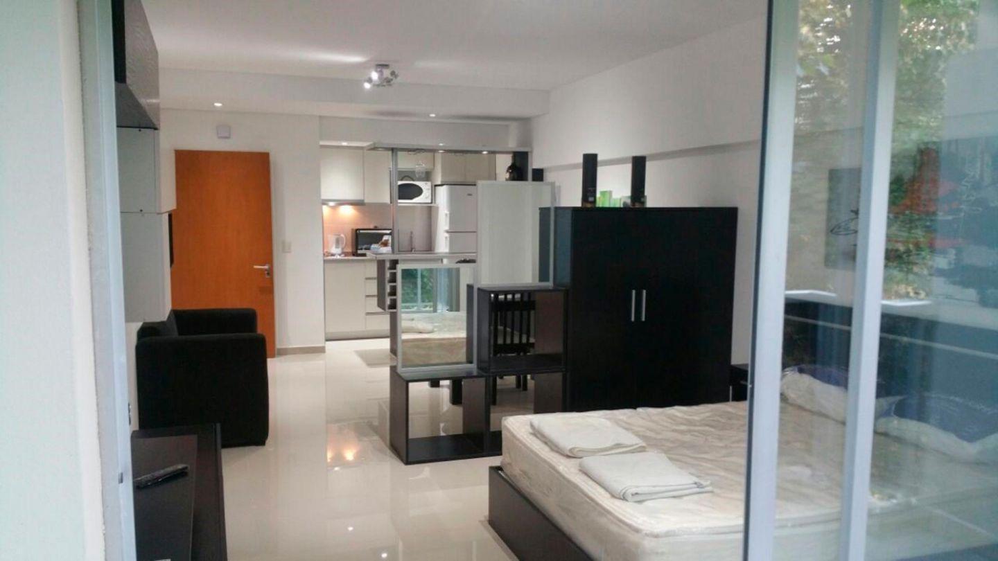 Foto de Monoambiente con balcón en edificio con amenities, imagen 4