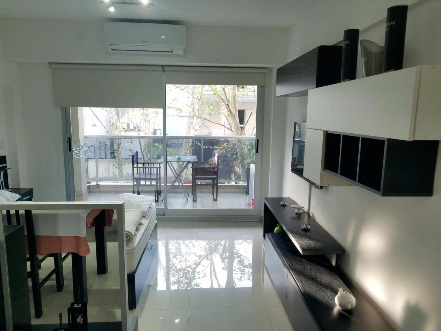 Foto de Monoambiente con balcón en edificio con amenities, imagen 2