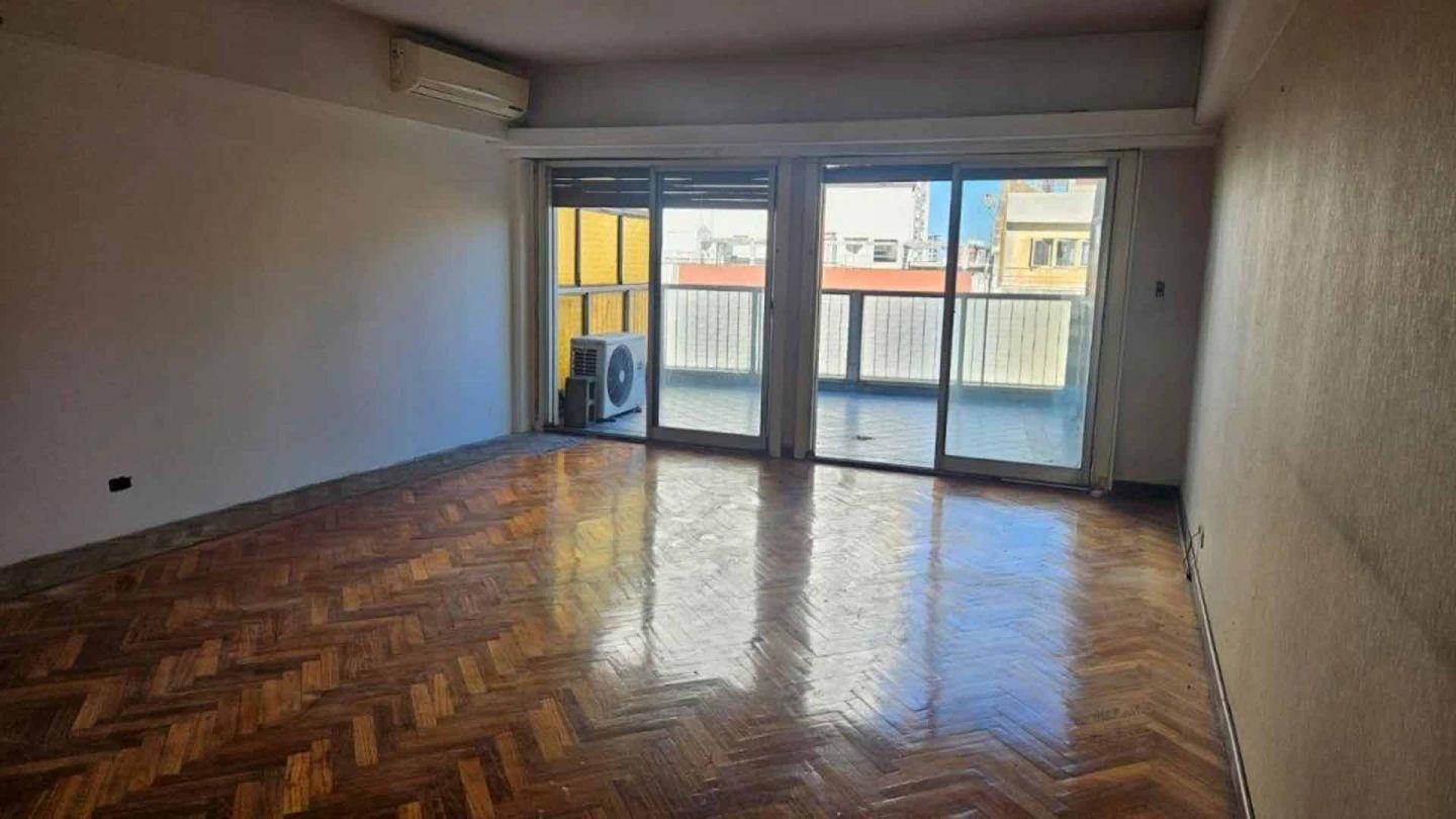 Foto de Venta de Departamento 3 Ambientes en Parque Rivadavia, imagen 1