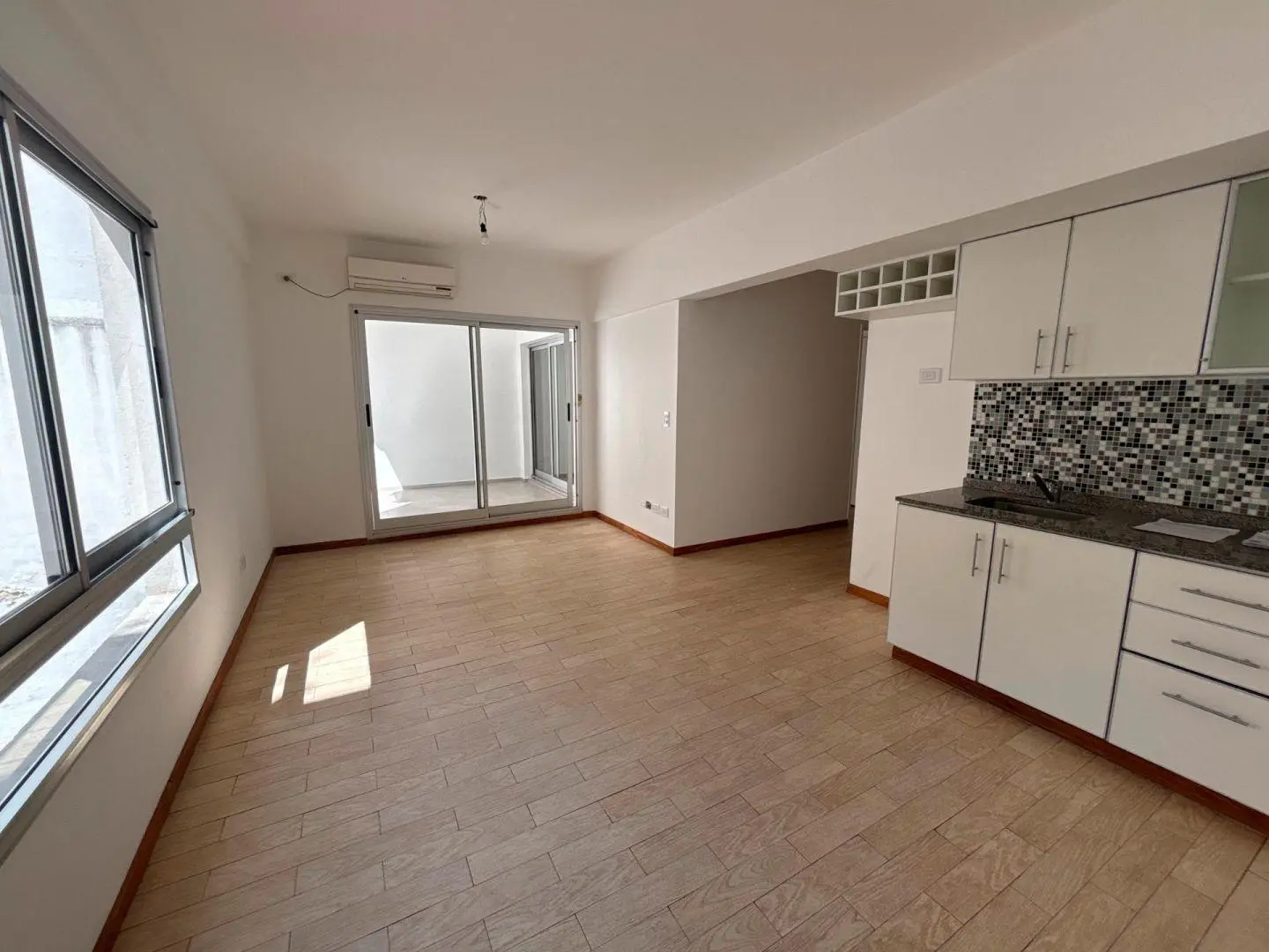 Venta 2 ambienes Parque Centenario 3
