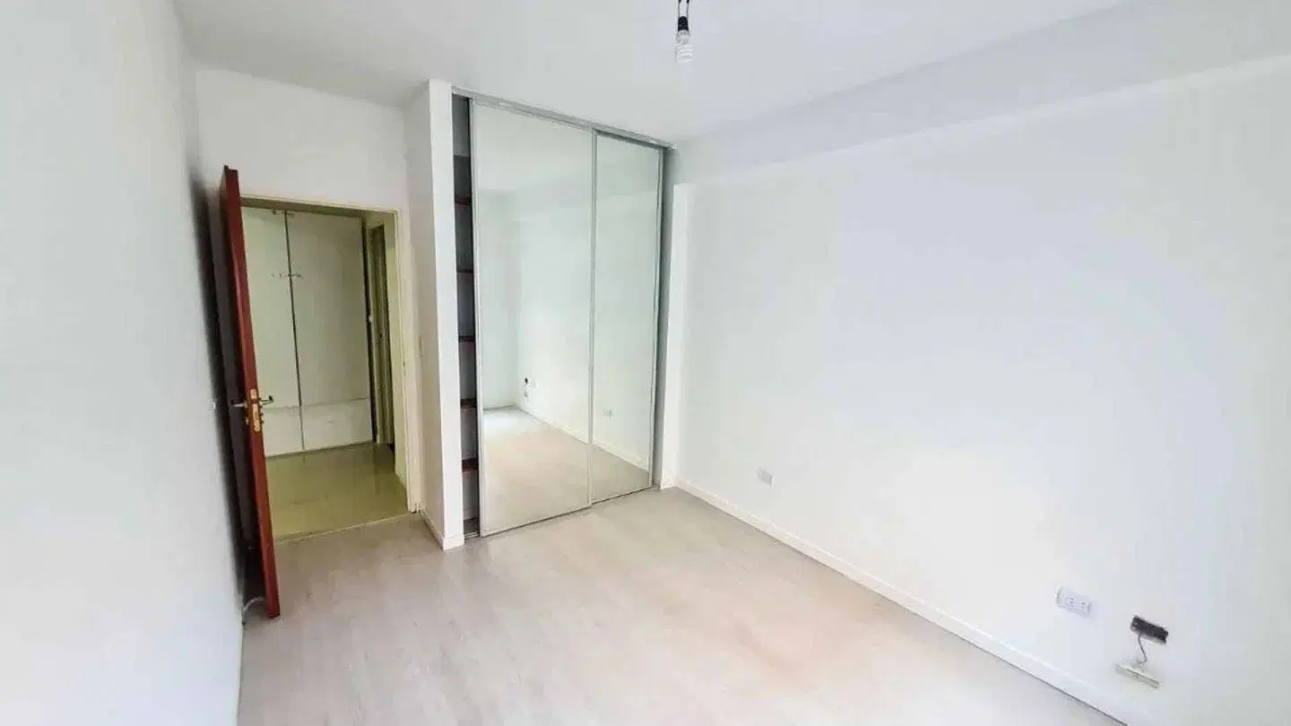Venta de PH 2 Ambientes en Monte Castro 5