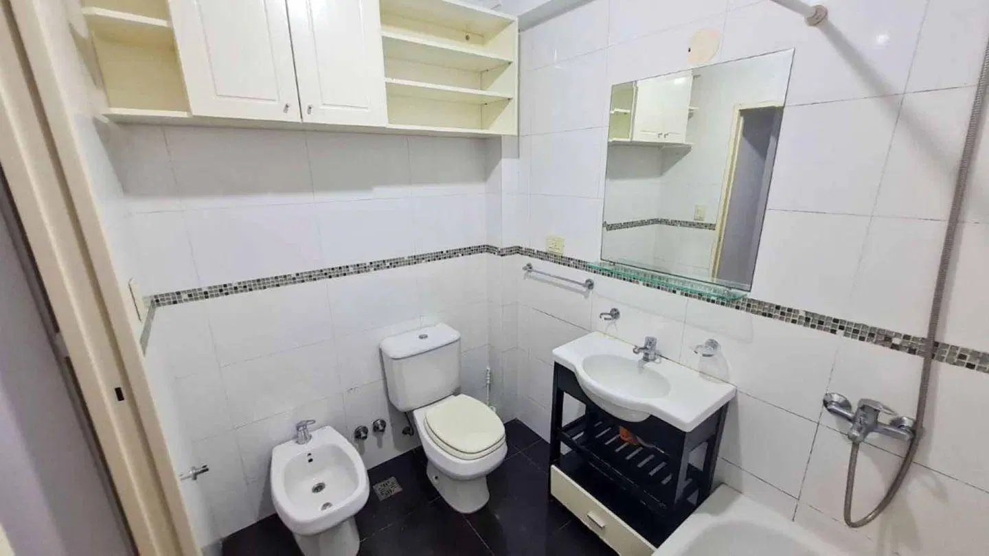 Venta de PH 2 Ambientes en Monte Castro 4