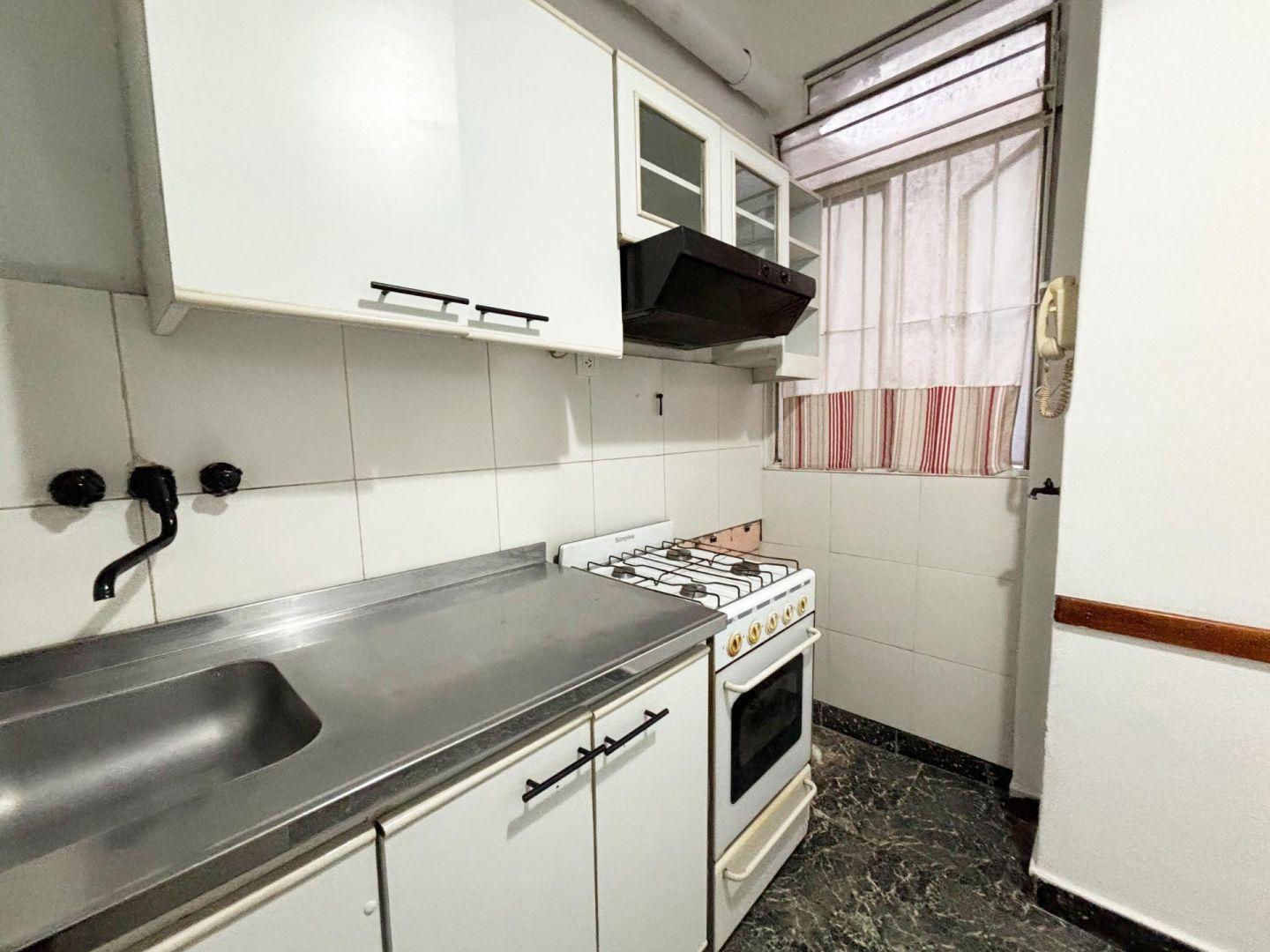 Foto de Alquiler departamento de 2 ambientes con dependencia en Belgrano, imagen 2