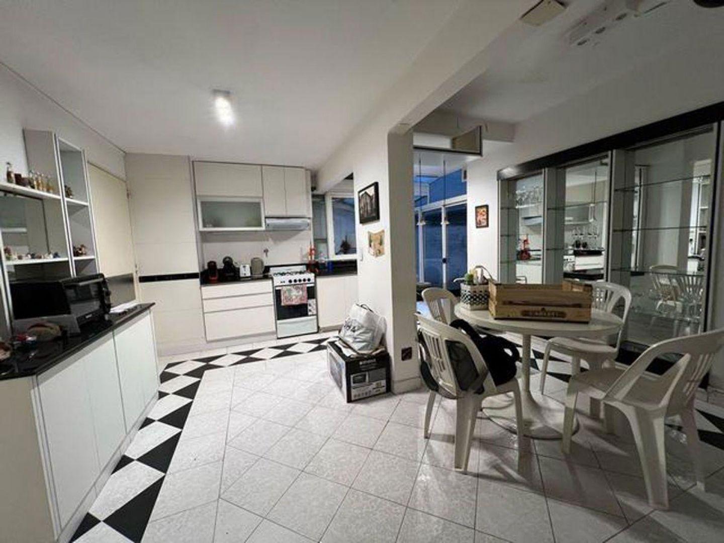 Foto de Venta de Departamento 4 Ambientes con dependenciaen Barrio Norte, imagen 2
