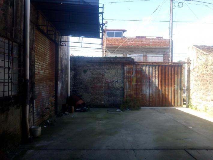 Galpón de 180 m² Cubiertos y 35 m² Descubiertos con Doble Ingreso 3