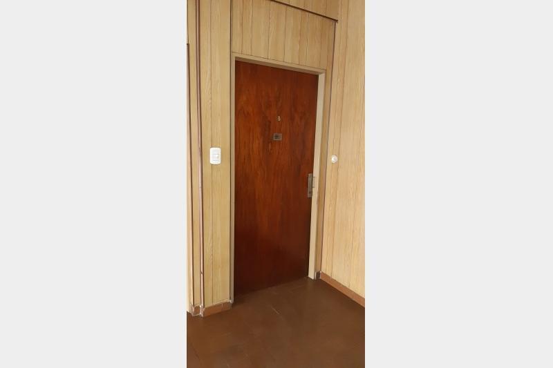 Departamento de 2 ambientes en segundo piso con balcón al contrafrente