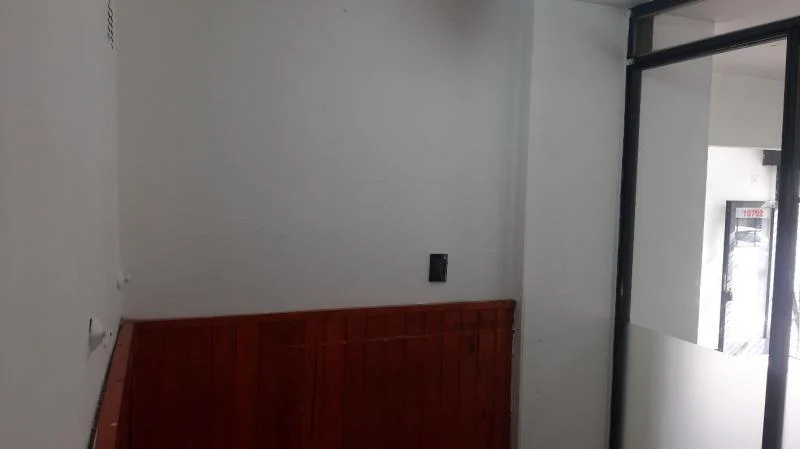 Excelente Local de 40 m² Ubicado Sobre Av Rivadavia 3