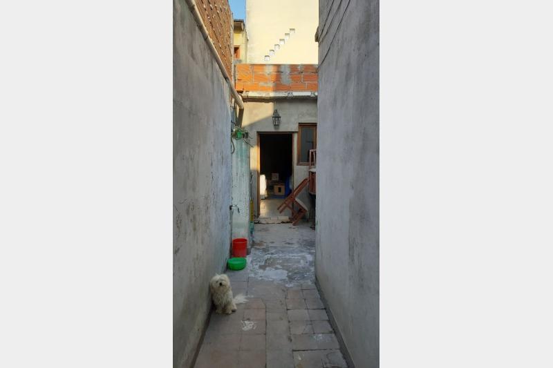 Ph al fondo con 2 propiedades de 2 ambientes con patio y terraza