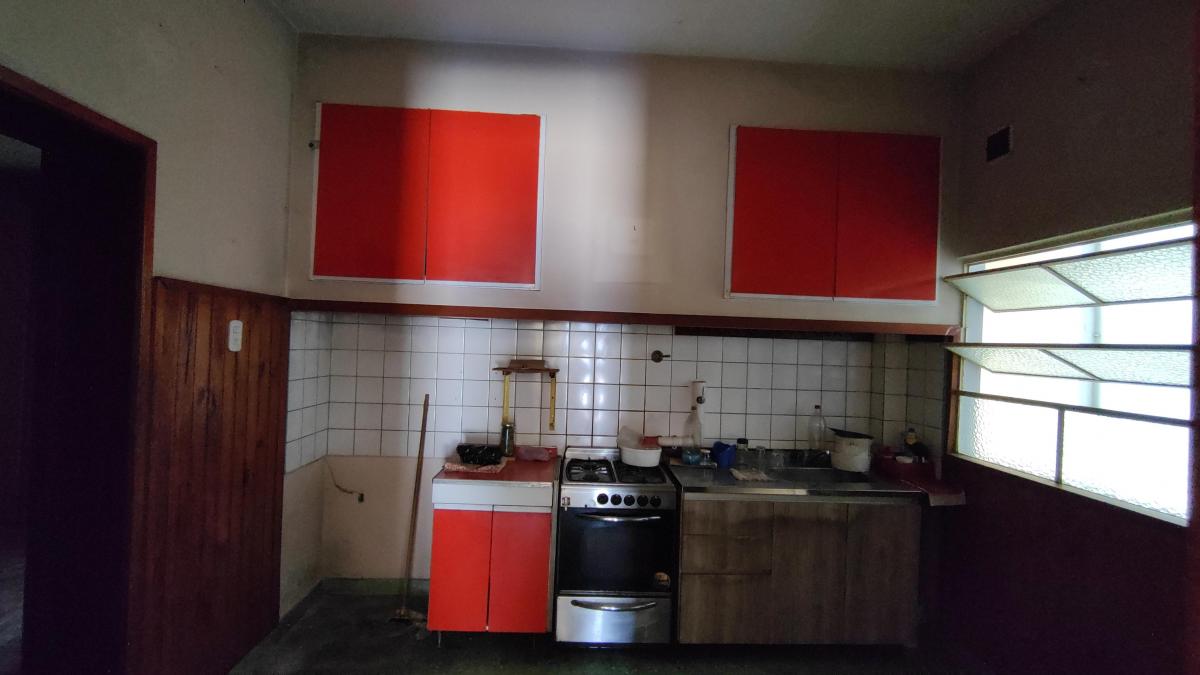 Excelente casa multifamiliar con 2 viviendas de 3 ambientes en 2 plantas