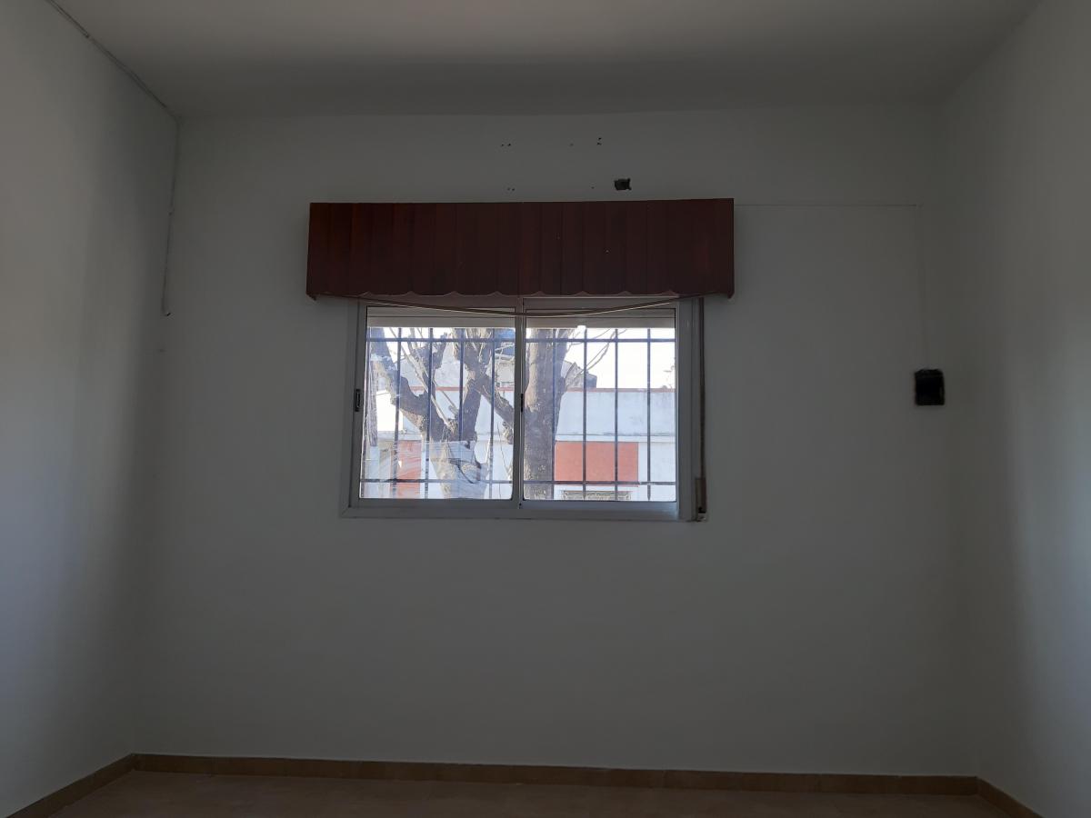 PH de 2 ambientes con patio y terraza ubicado en esquina Jujuy y Gavilán